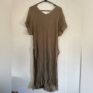 Fashion on Earth green dress